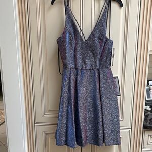 XSCAPE SPARKLES VNECK MINI DRESS SIZE 10 NEW silver/black